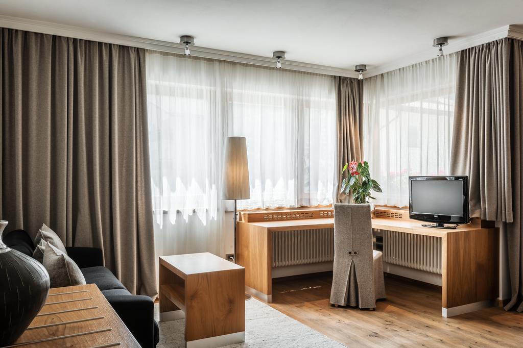 Hotel La Majun Ла-Вілла Екстер'єр фото